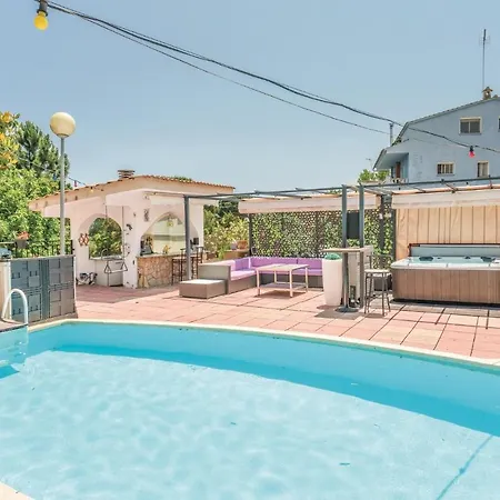 Amazing Home In Tordera
